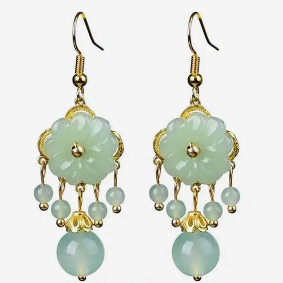 🐘 925 Sterling Silver Natural Jade Earrings - Picture 3 of 10